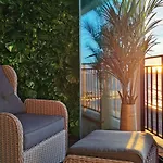 Sea View Smart & Garden Vip *