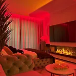 Sea View Smart & Garden Vip Апартаменты *