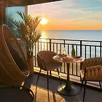 Sea View Smart & Garden Vip *