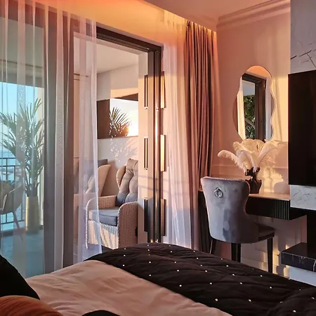 Sea View Smart & Garden Vip דירה *