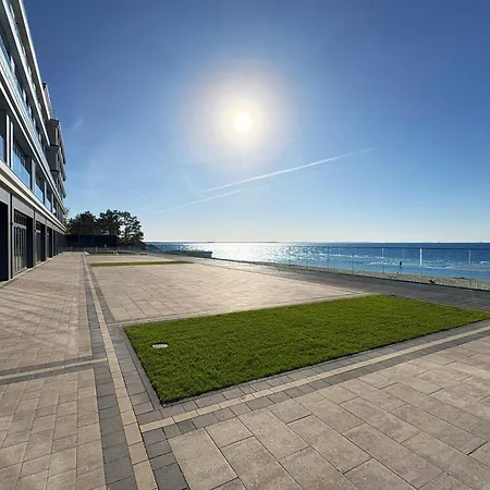 Sea View Smart & Garden Vip ミエンジズドロイェ