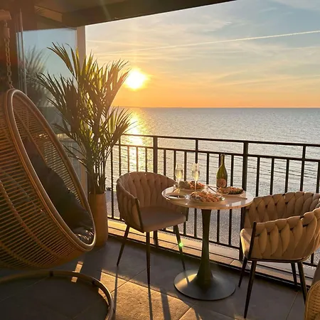 Sea View Smart & Garden Vip Apartment Misdroy