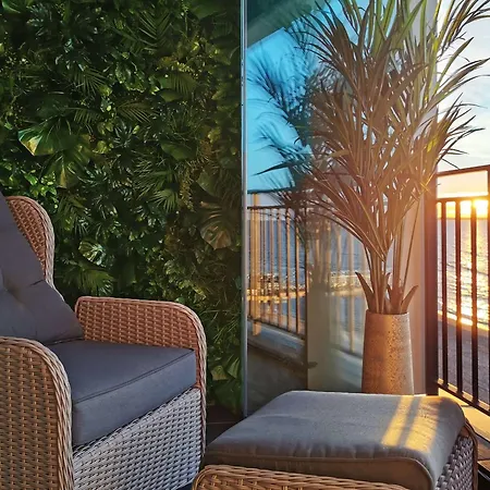 Sea View Smart & Garden Vip *