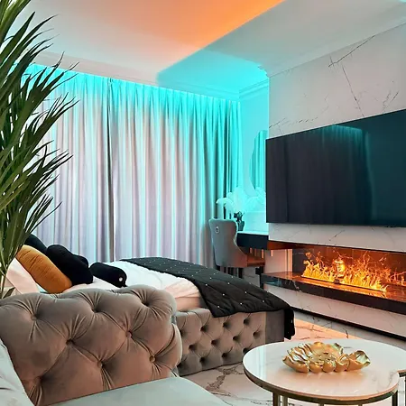 アパート Sea View Smart & Garden Vip ミエンジズドロイェ