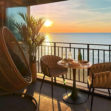 Sea View Smart & Garden Vip *